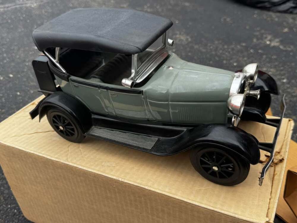 BEAM’S 1929 FORD PHAETON Porcelain Decanter Car